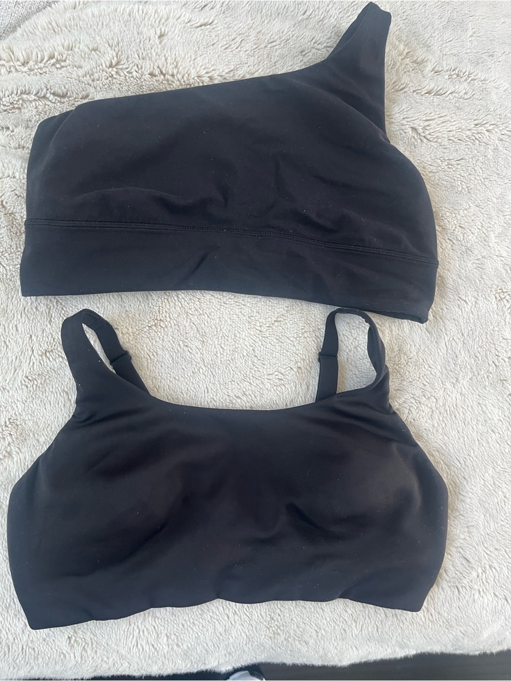 lululemon athletica 2 Black  Sports Bras Sz-14